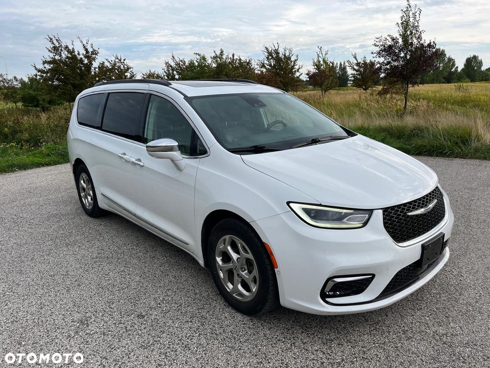 Chrysler Pacifica - 16