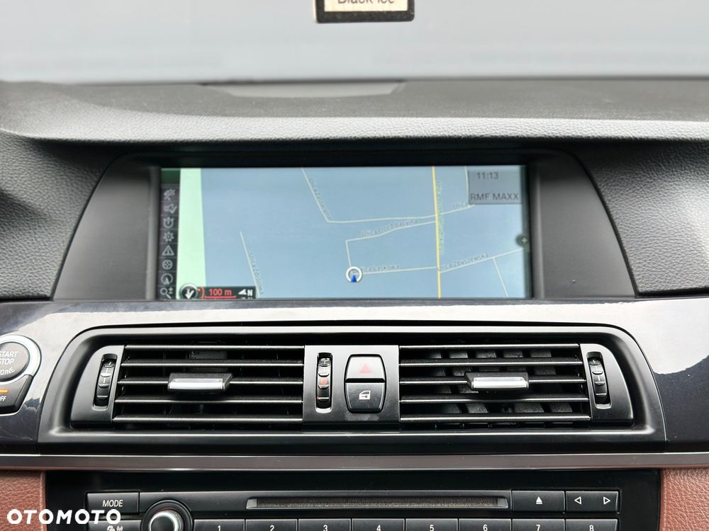 BMW Seria 5 520d - 28