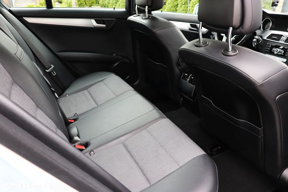 Mercedes-Benz Klasa C 200 Kompressor Avantgarde - 22