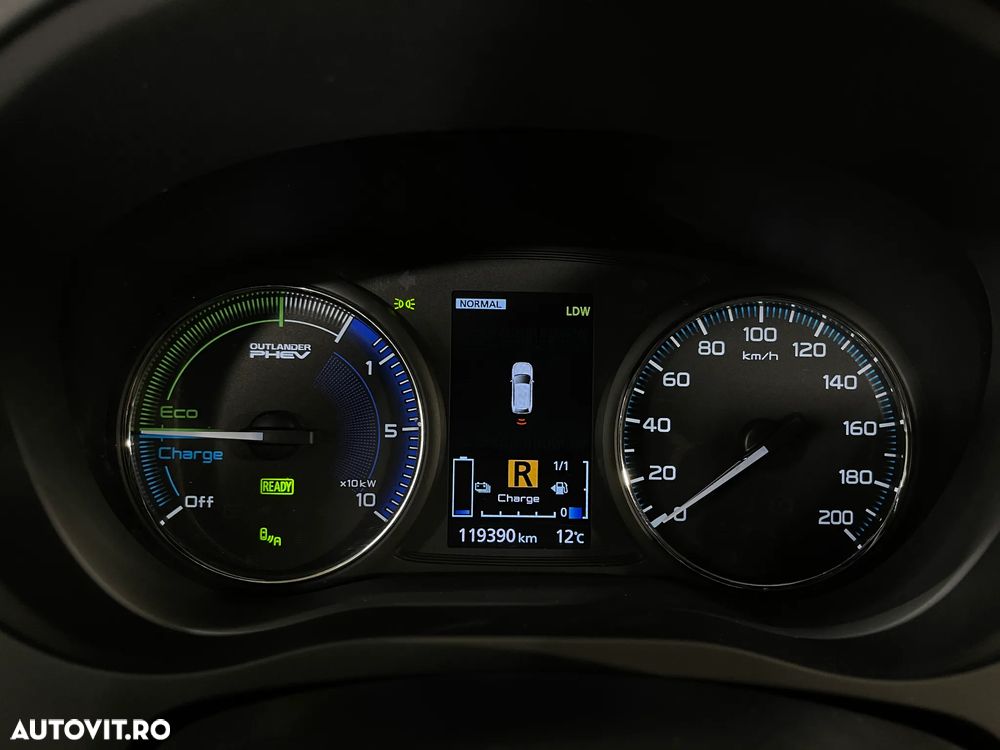 Mitsubishi Outlander 2.4 4WD Plug-In Hybrid Diamant - 33