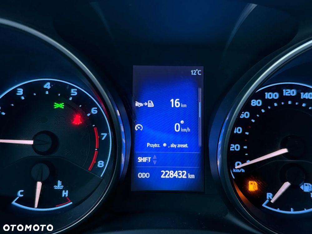 Toyota Auris 1.6 Premium - 17