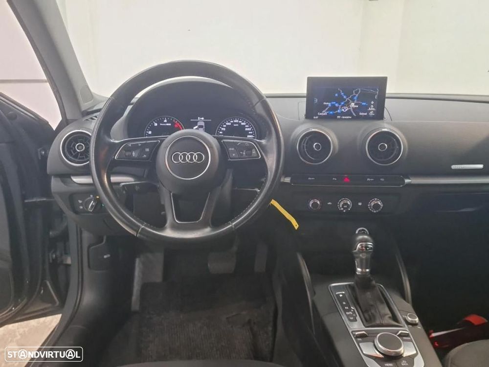 Audi A3 Limousine 30 TDI S tronic - 7