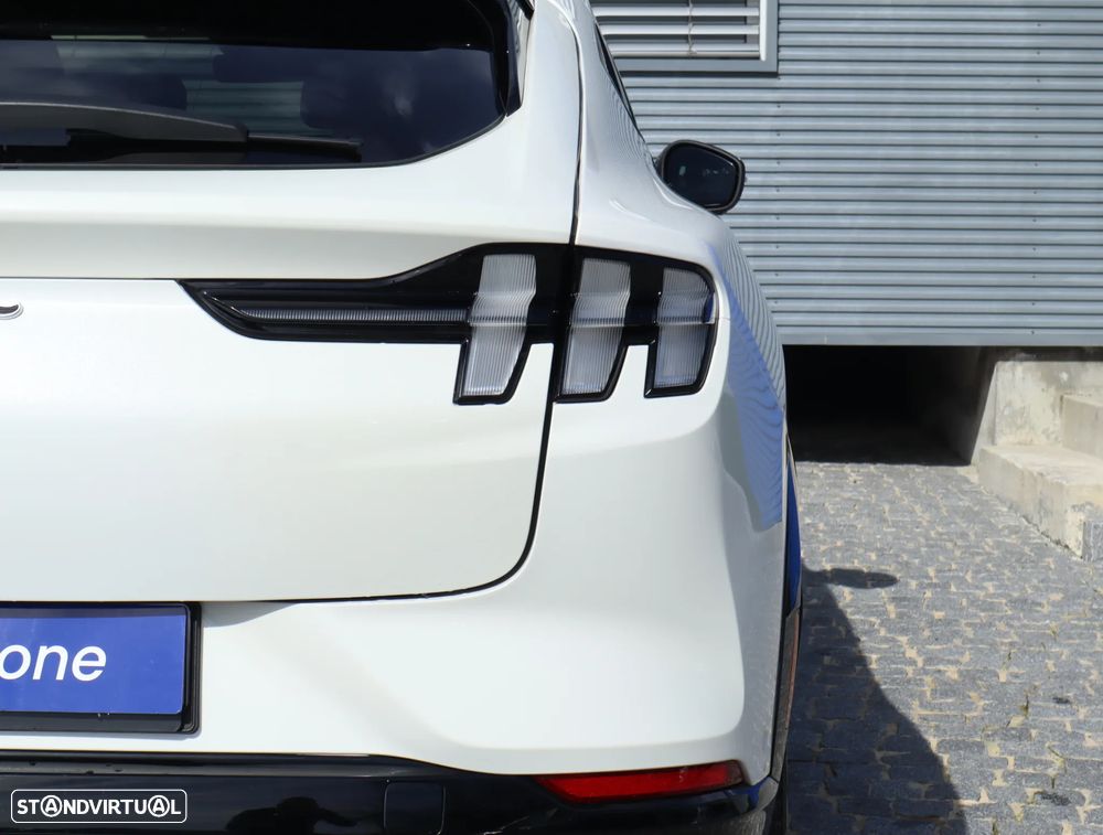 Ford Mustang Mach-E AWD PREMIUM - 16