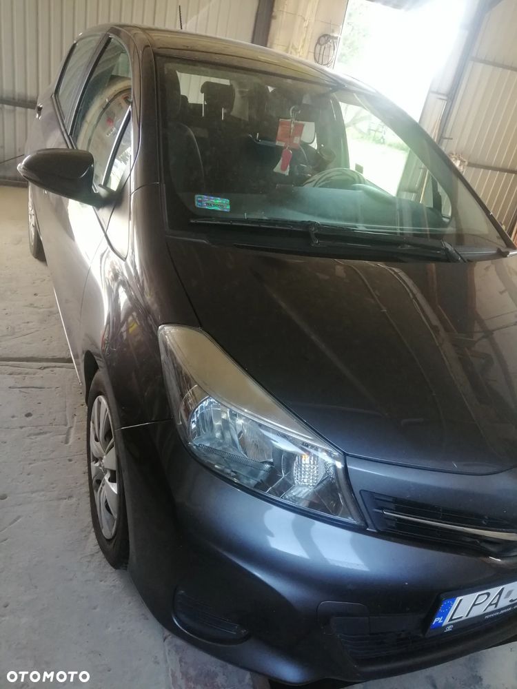 Toyota Yaris 1.4 D-4D Active - 10