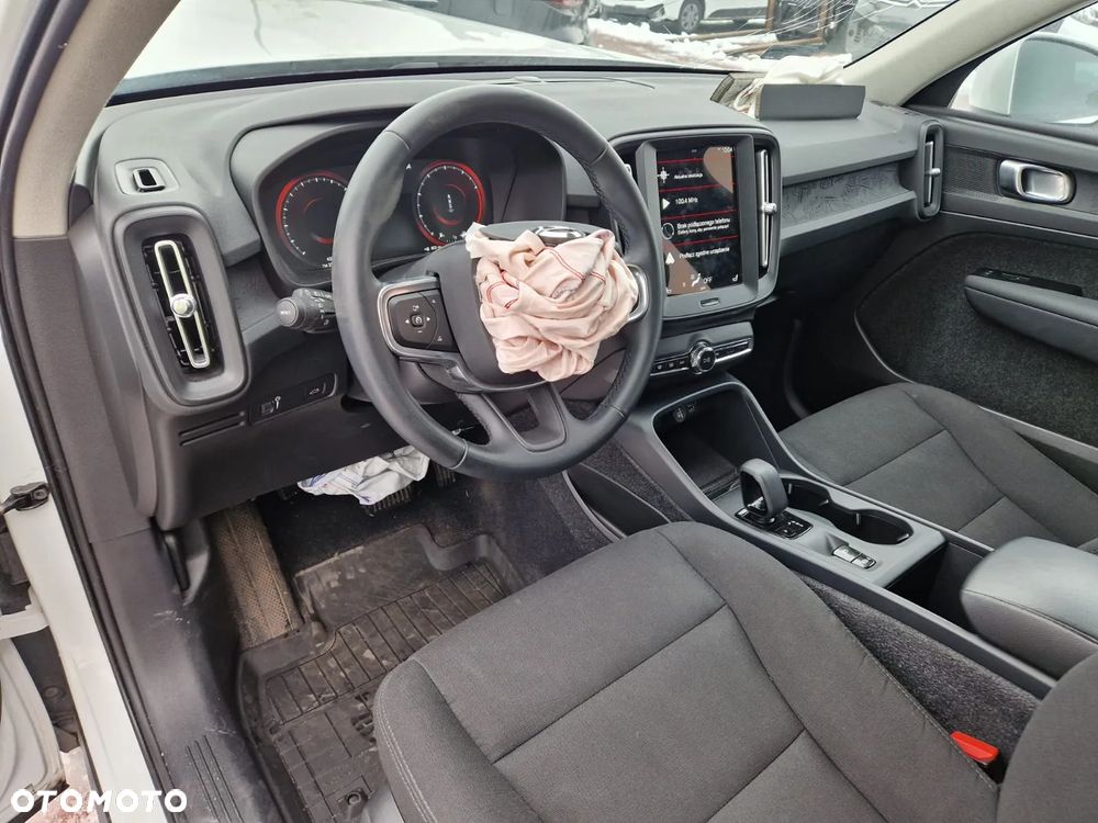 Volvo XC 40 T3 Momentum Core - 12