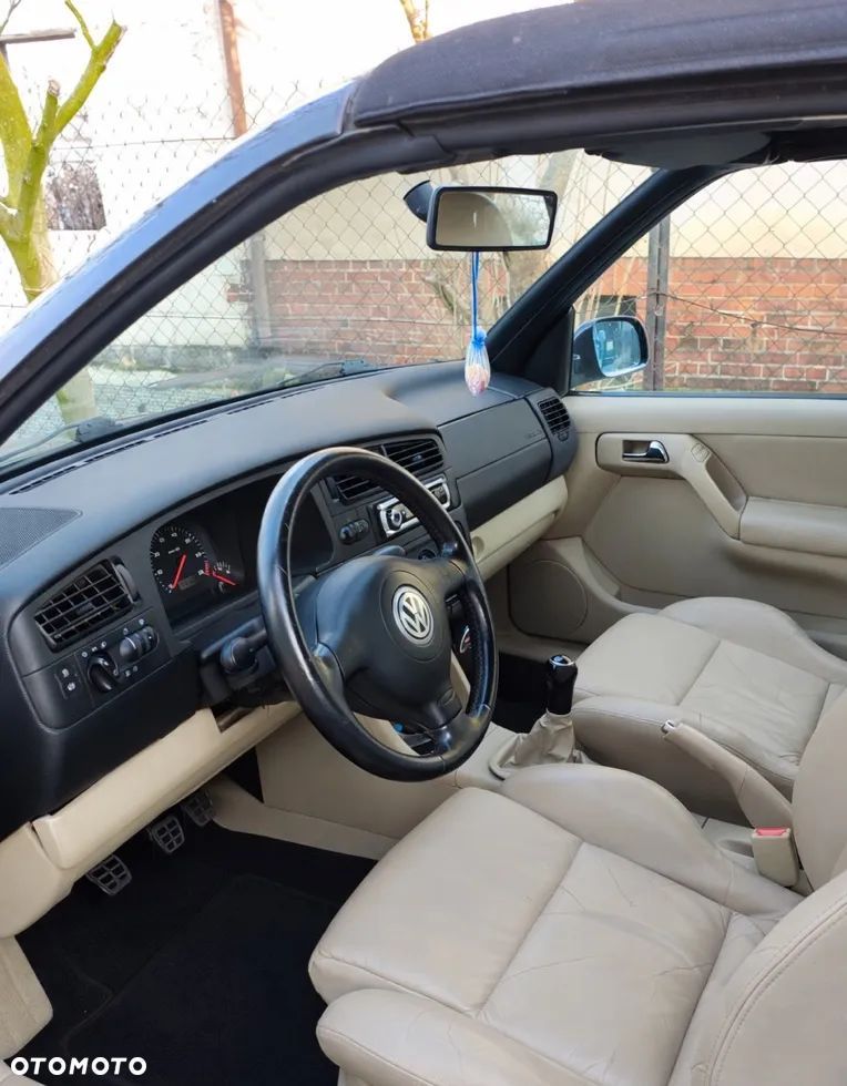 Volkswagen Golf - 4