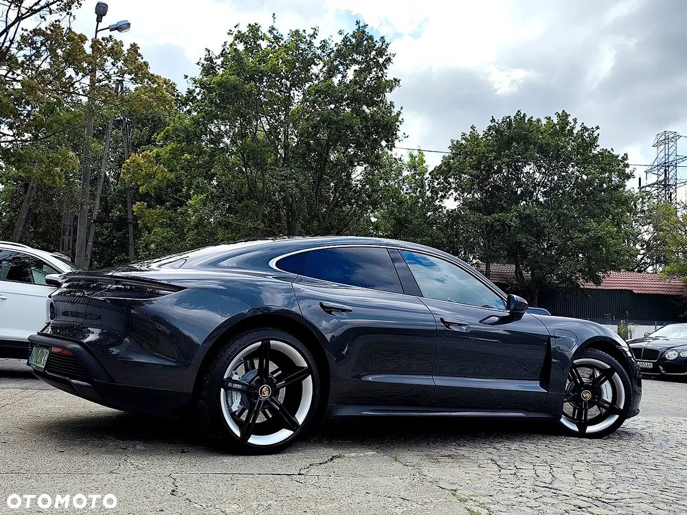 Porsche Taycan Turbo - 7