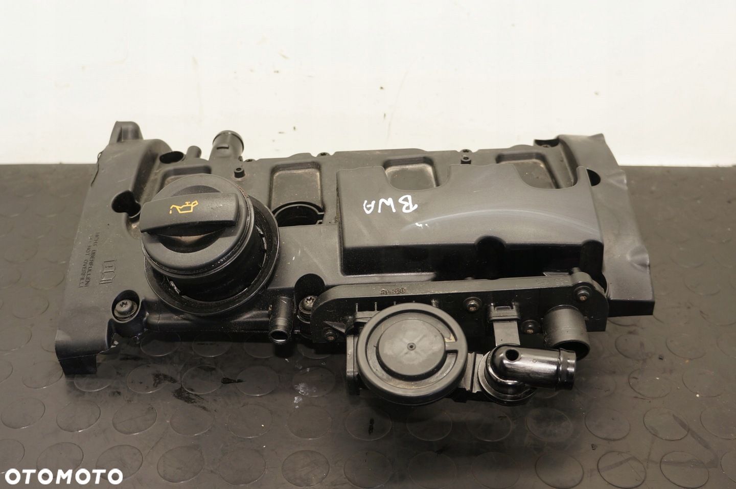 POKRYWA ZAWORÓW AUDI A4 B7 A6 C6 2,0TFSI 06F129101R - 1