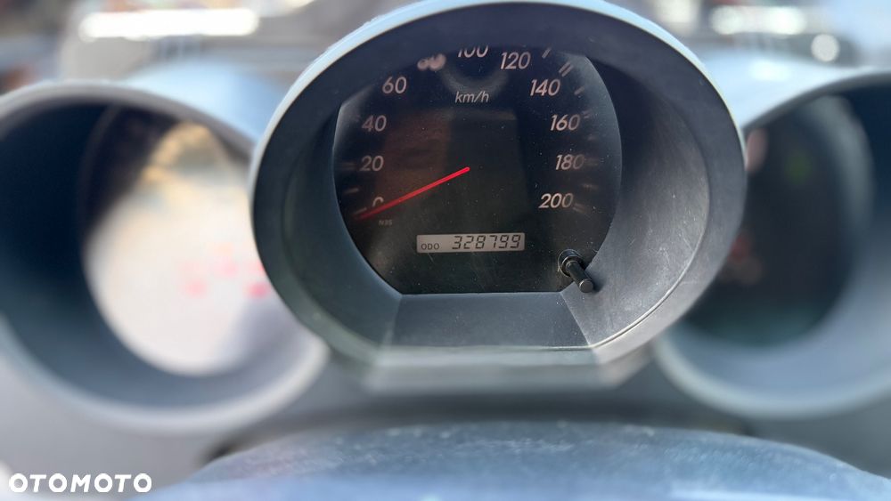 Toyota Hilux - 16
