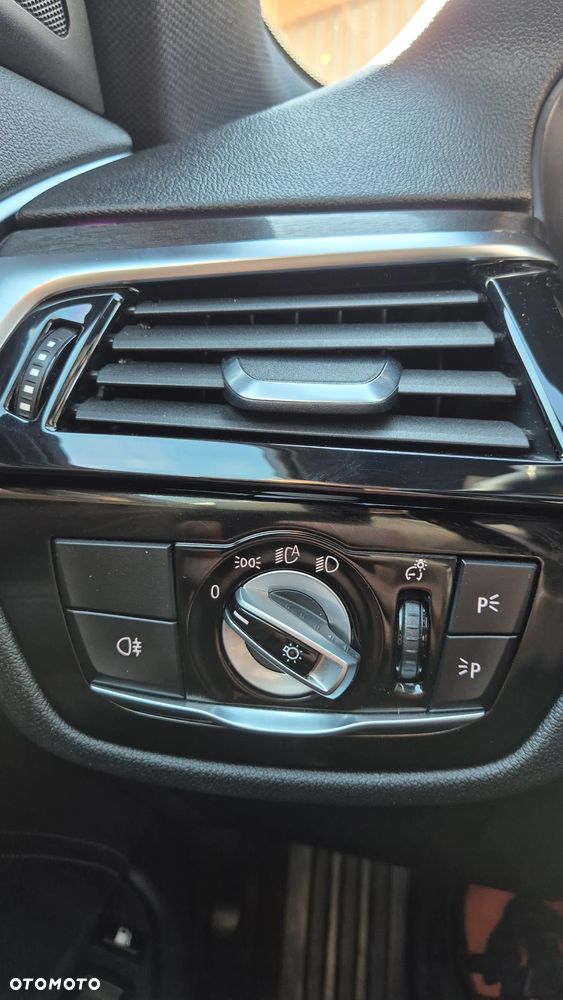 BMW Seria 5 530e iPerformance M Sport sport - 32