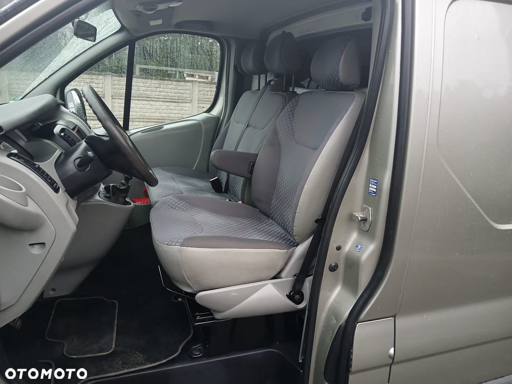 Renault TRAFIC - 25