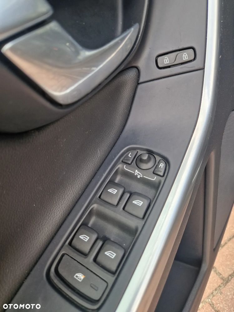 Volvo XC 60 D4 Momentum - 20