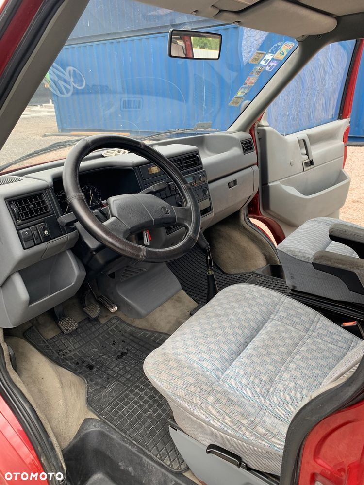 Volkswagen Multivan - 18