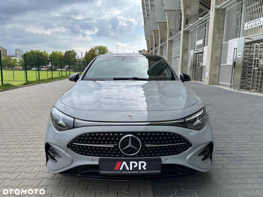Mercedes-Benz CLA - 10