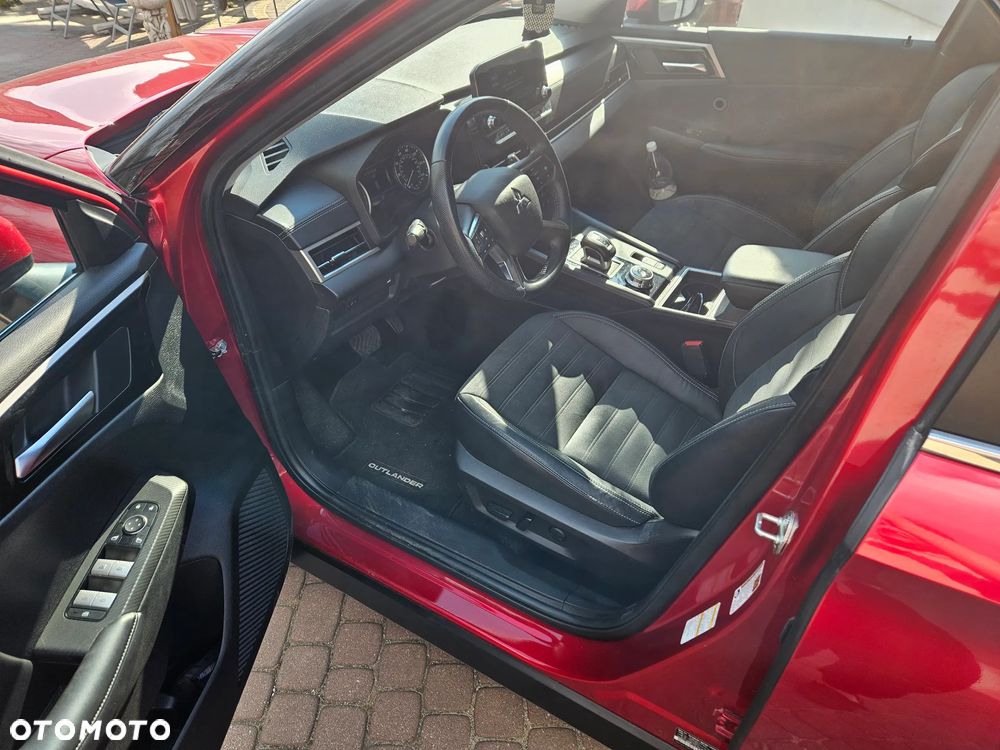 Mitsubishi Outlander - 9