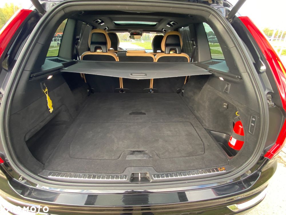 Volvo XC 90 - 9