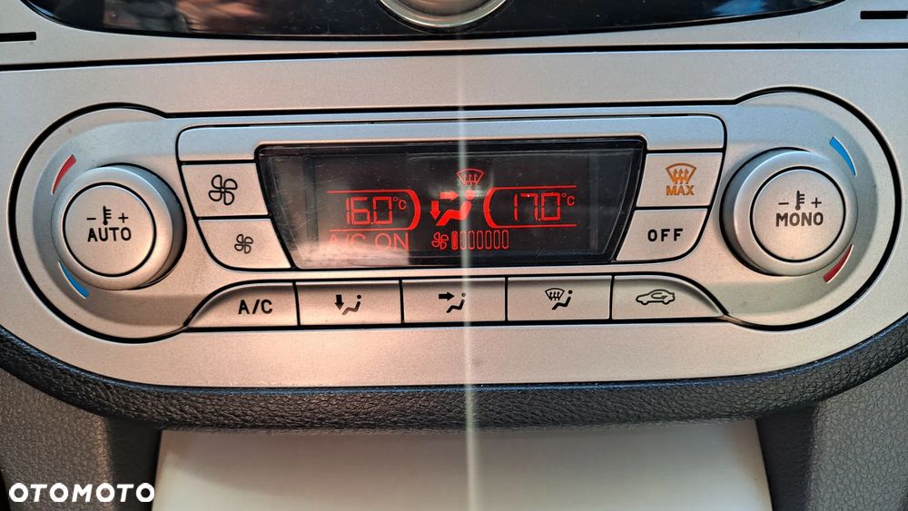 Ford Kuga 2.0 TDCi 4x4 Champions Edition - 26