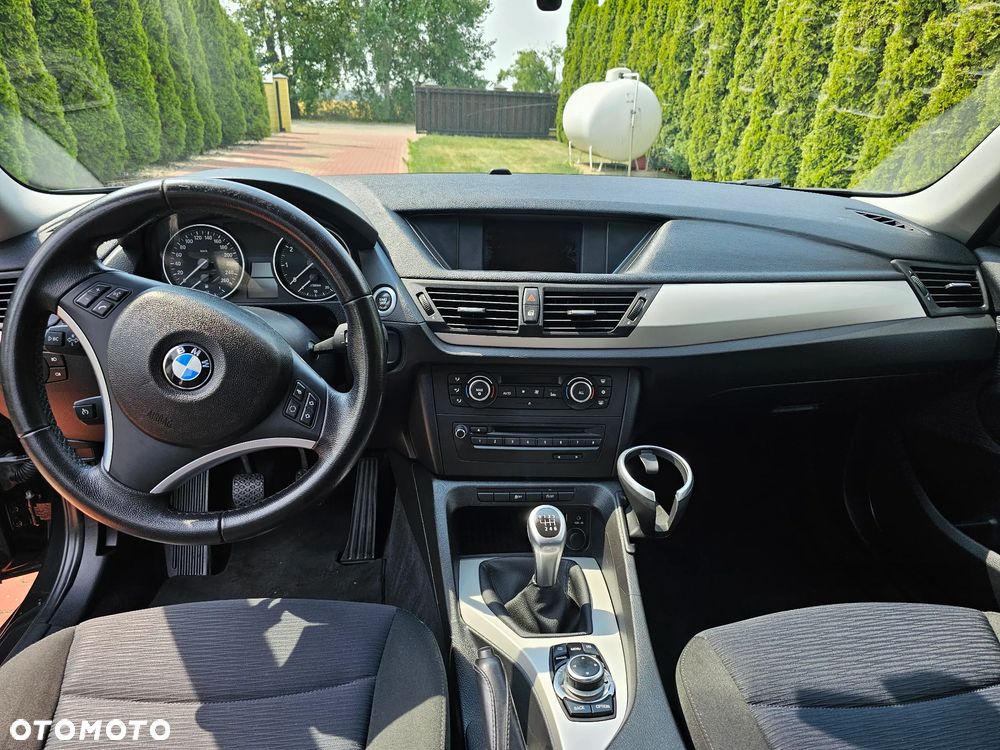 BMW X1 sDrive20i - 20