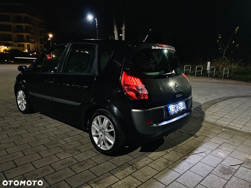 Renault Scenic 2.0 16V Emotion - 9