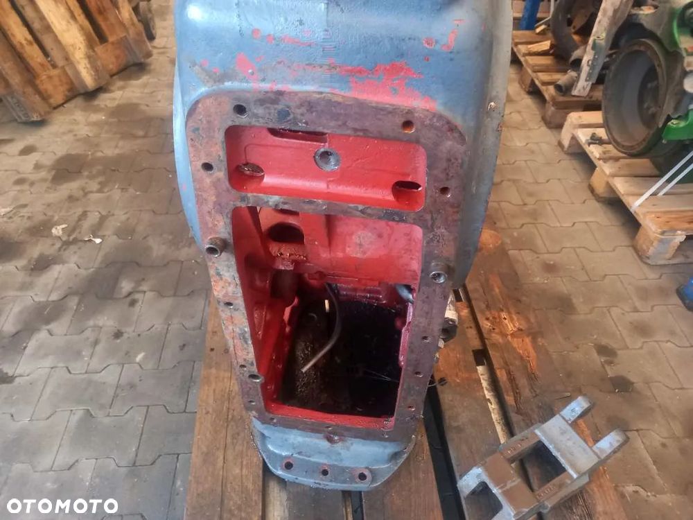 Obudowa mostu tył tylnego New Holland 6640 - 7