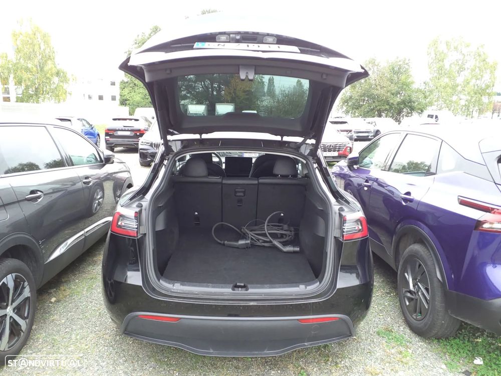 Tesla Model Y RWD - 4