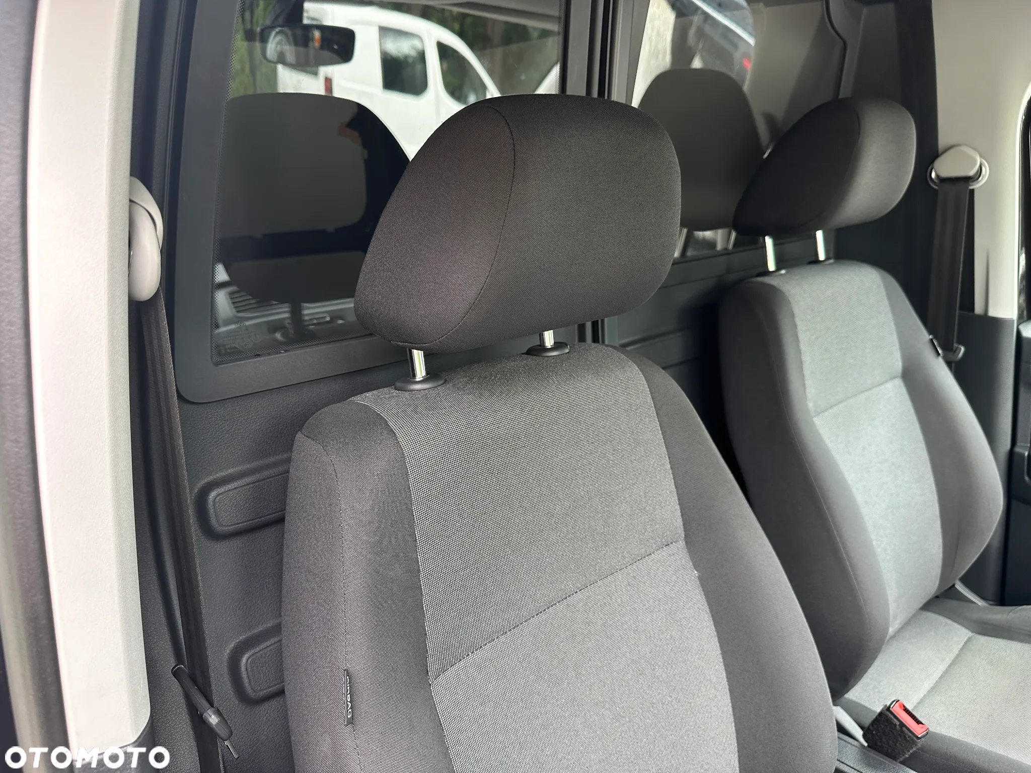 Volkswagen Caddy 1.4 benzyna 110KM - 15