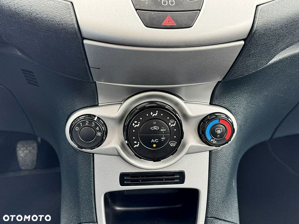Ford Fiesta - 16