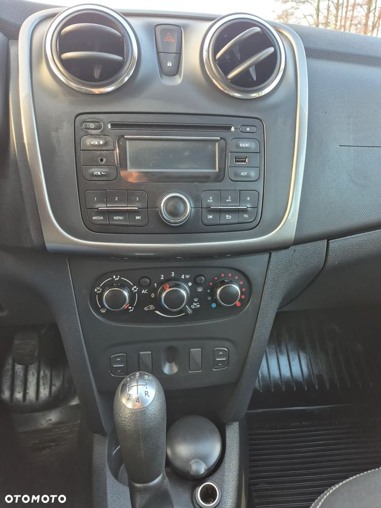 Dacia Sandero 1.2 16V Laureate - 14