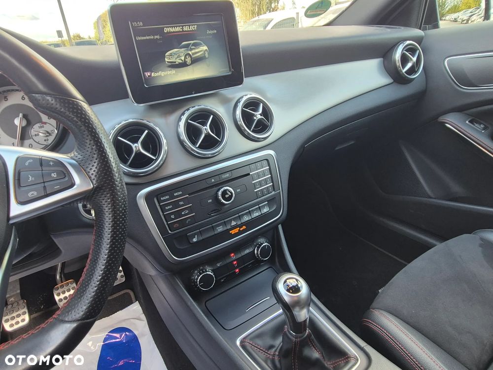 Mercedes-Benz GLA 250 UrbanStyle Edition - 37