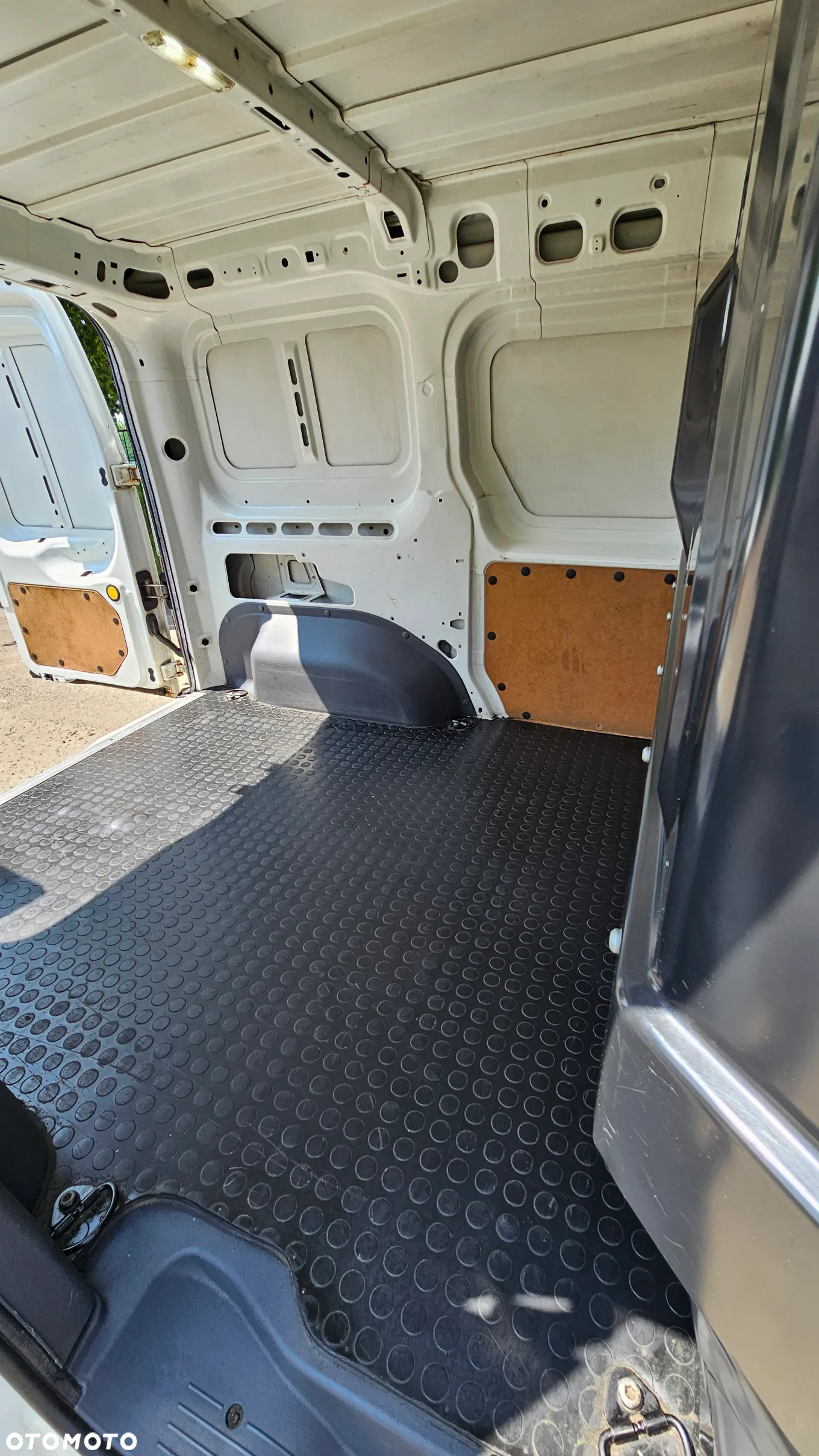 Ford Transit Connect - 8