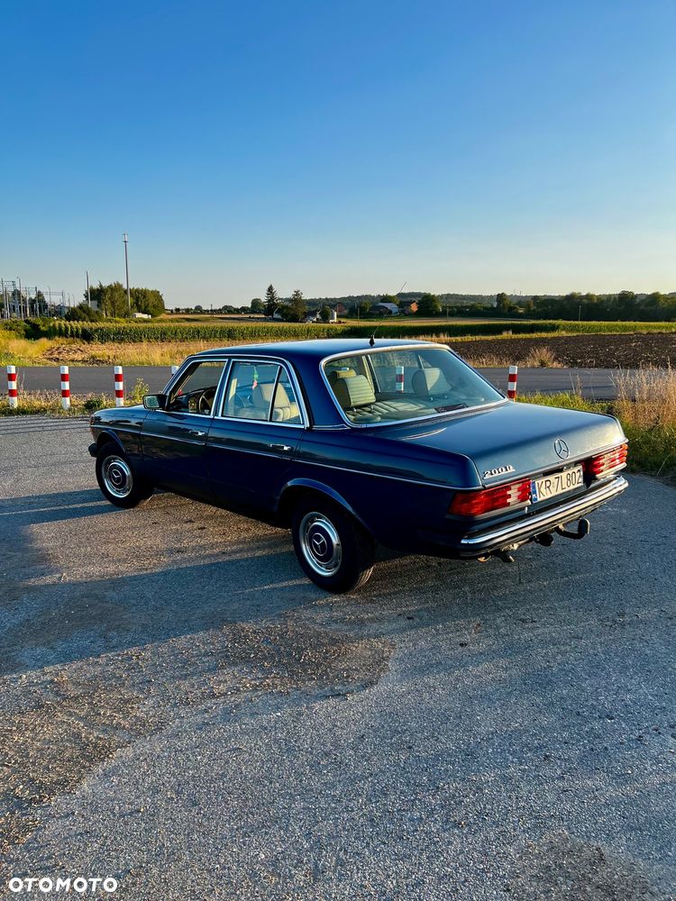 Mercedes-Benz W123 - 4