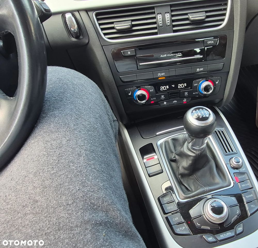 Audi A4 Limousine - 8