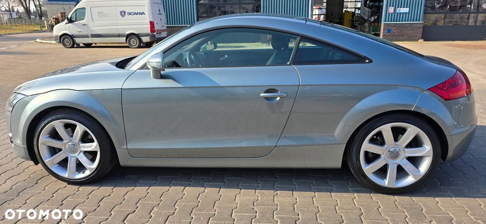 Audi TT Coupé - 16