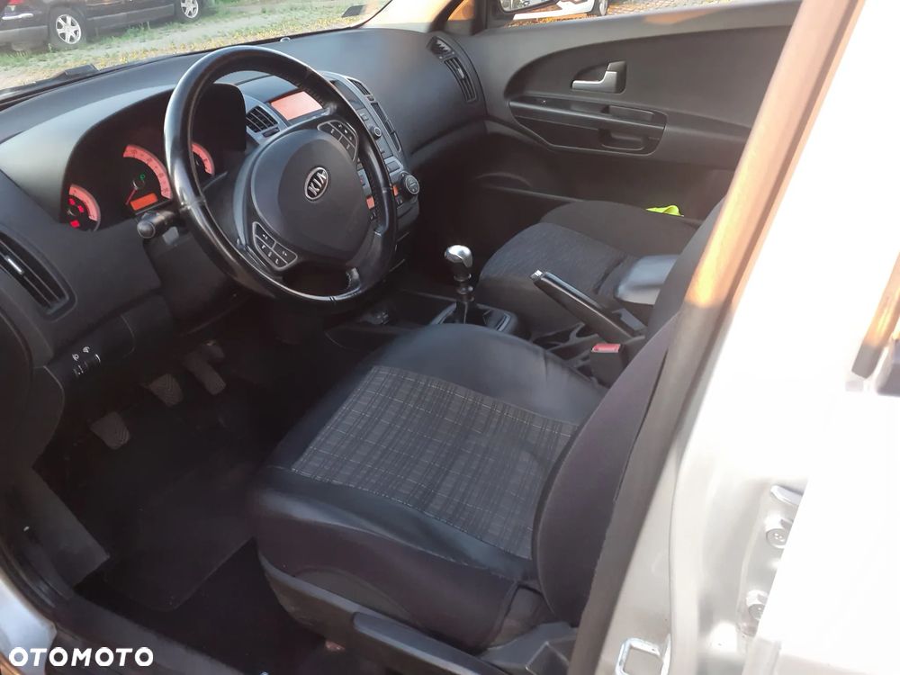 Kia Ceed 1.6 CRDi EX - 10