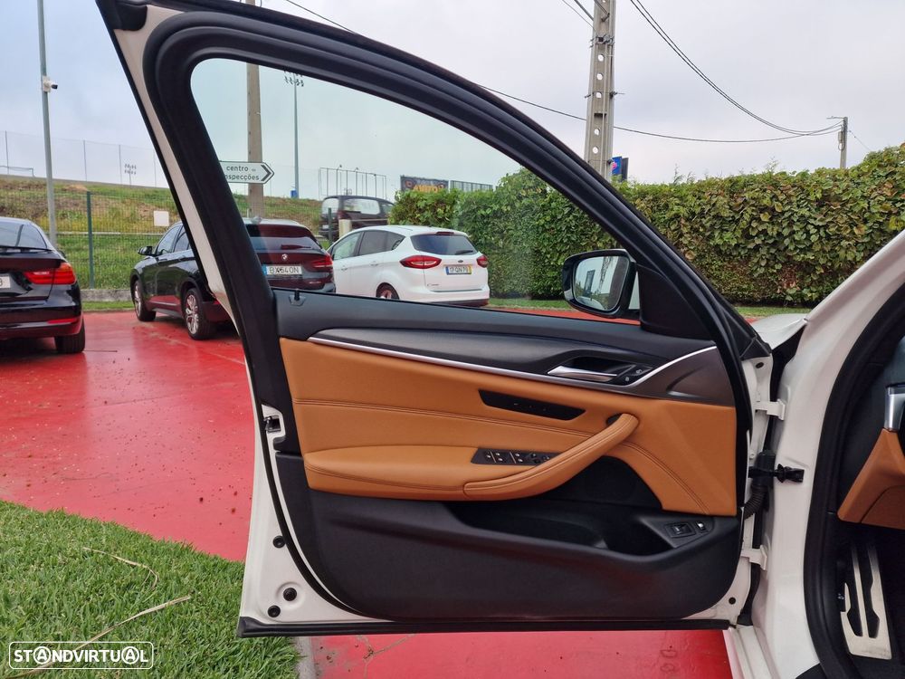 BMW 530 e Pack Desportivo M - 9