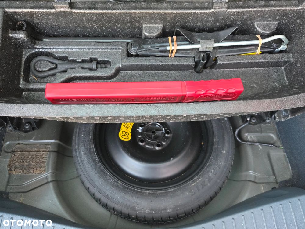 Ford Grand C-MAX 1.6 Titanium - 24