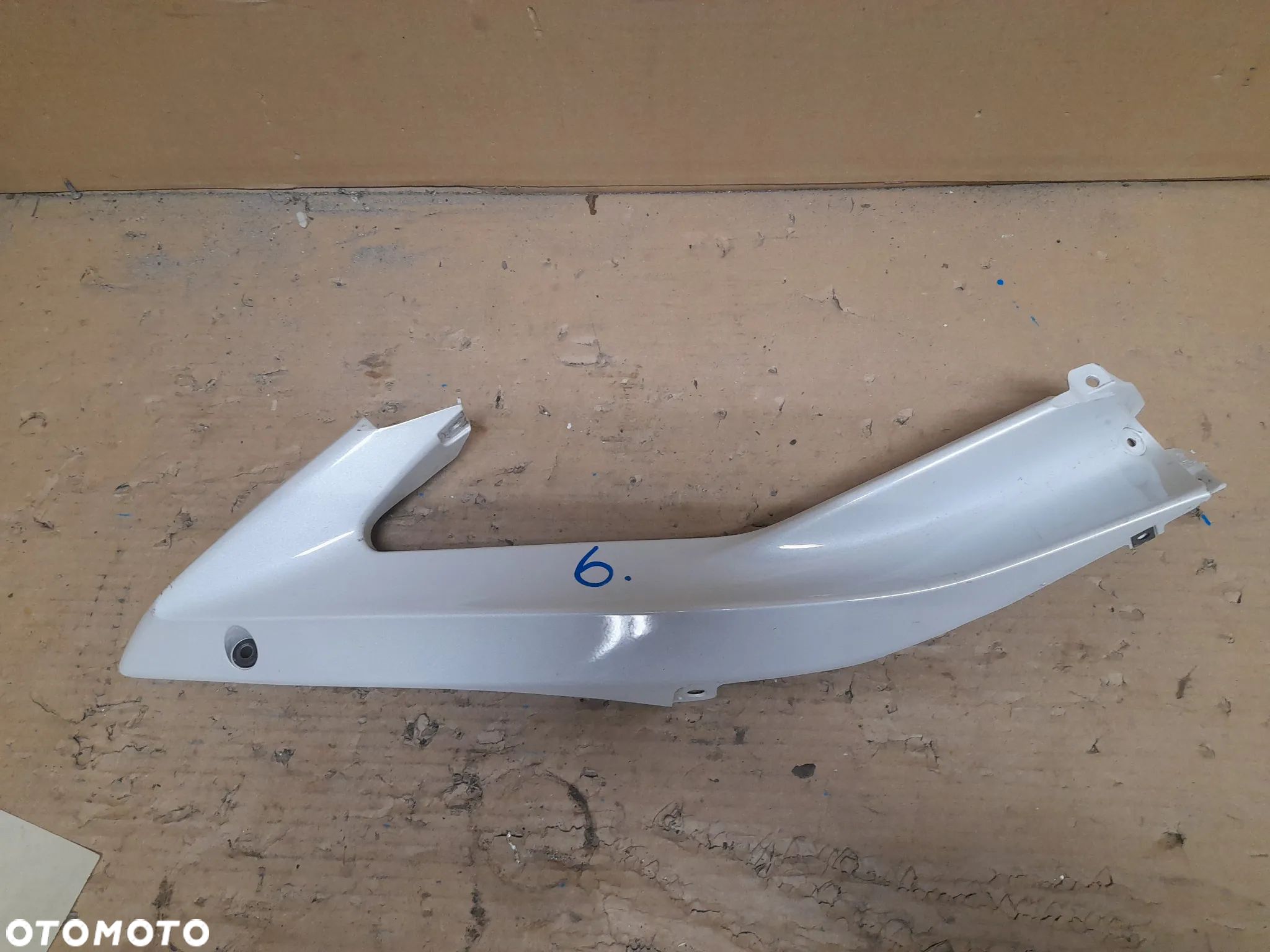 06 07 Yamaha YZF R6R Osłona lewej strony osłony owiewki  Lewa owiewka pług 200-2117V-00 - 1