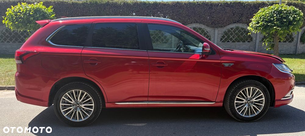 Mitsubishi Outlander - 11