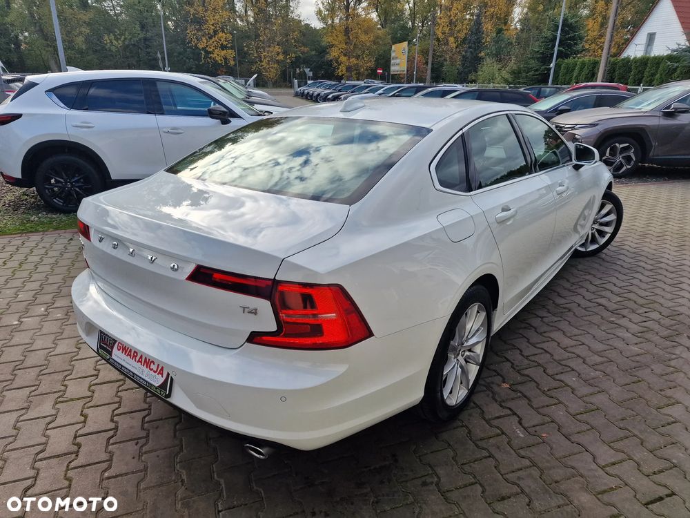 Volvo S90 T4 Geartronic Momentum Pro - 4