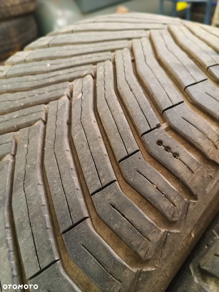 Opona całoroczna 255/45r19 Michelin 2021r - 2