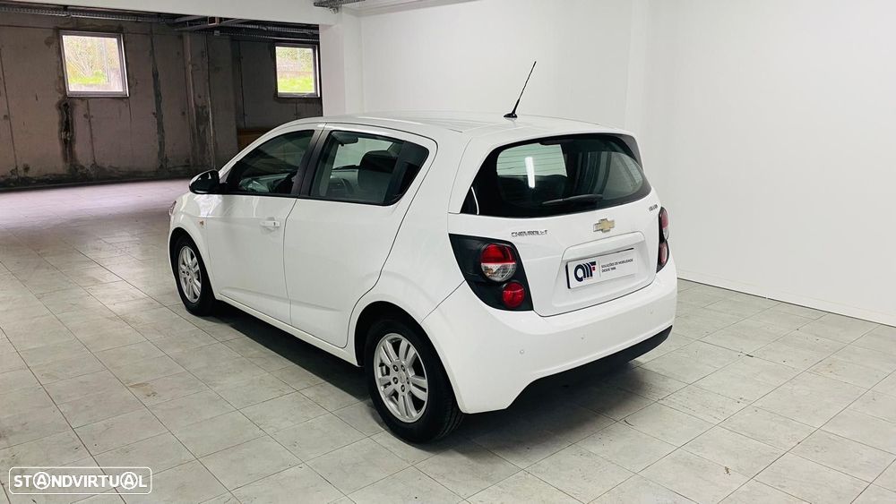 Chevrolet Aveo 2012 photo 5