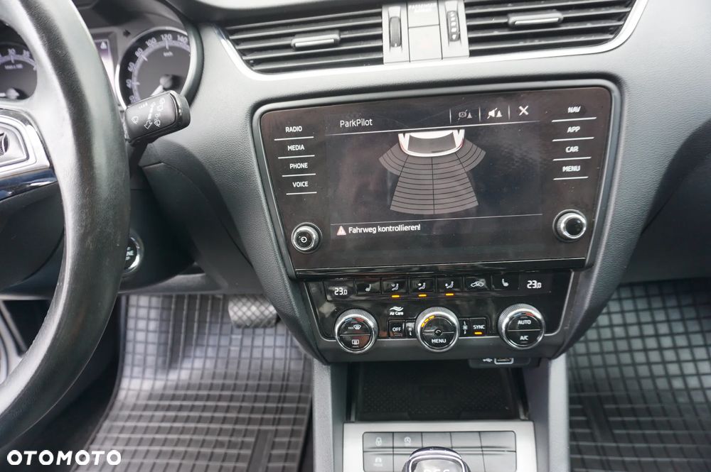 Skoda Octavia 2.0 TDI DSG Soleil - 34