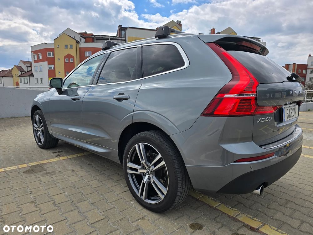 Volvo XC 60 T5 AWD Geartronic Momentum - 8