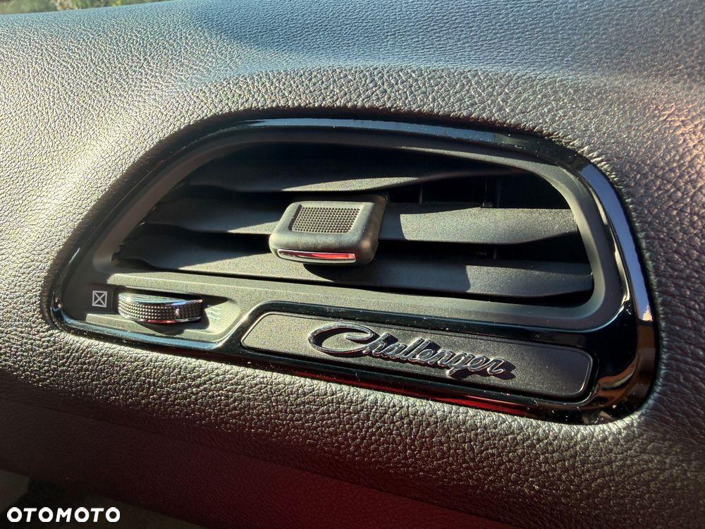 Dodge Challenger 3.6 SXT Plus - 20