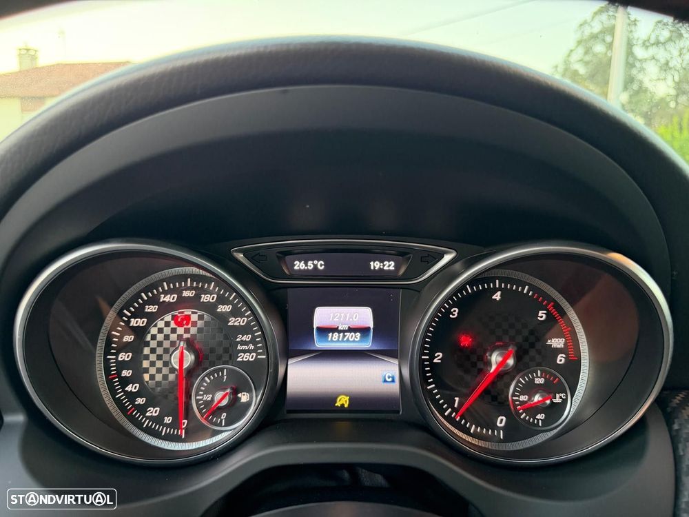 Mercedes-Benz A 180 d AMG Line - 25