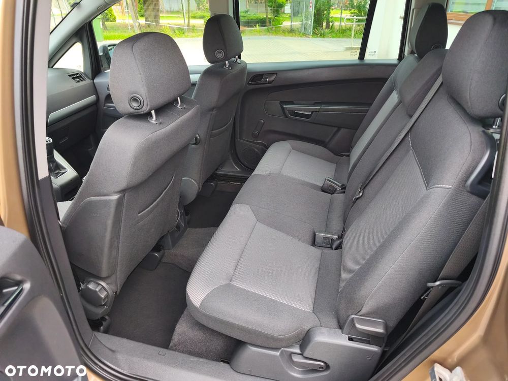 Opel Zafira 1.8 Family Plus - 28