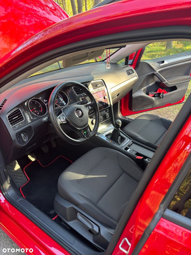 Volkswagen Golf - 6