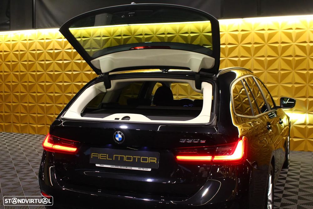 BMW 330 e Touring Line Sport Auto - 24