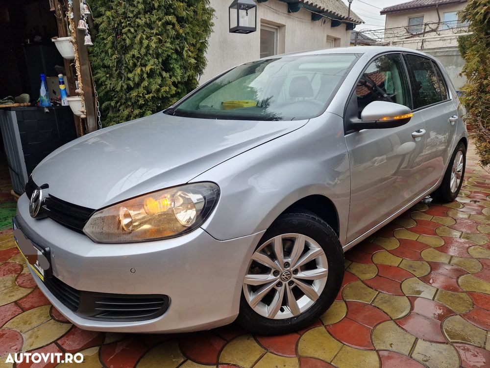Volkswagen Golf - 1