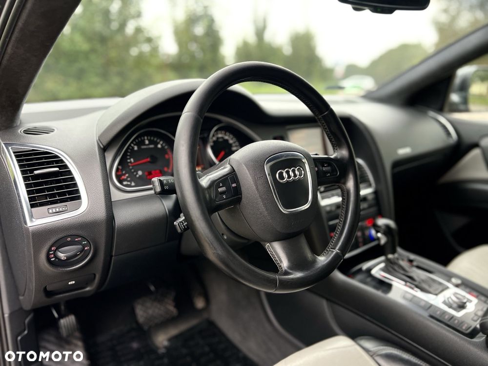 Audi Q7 - 10